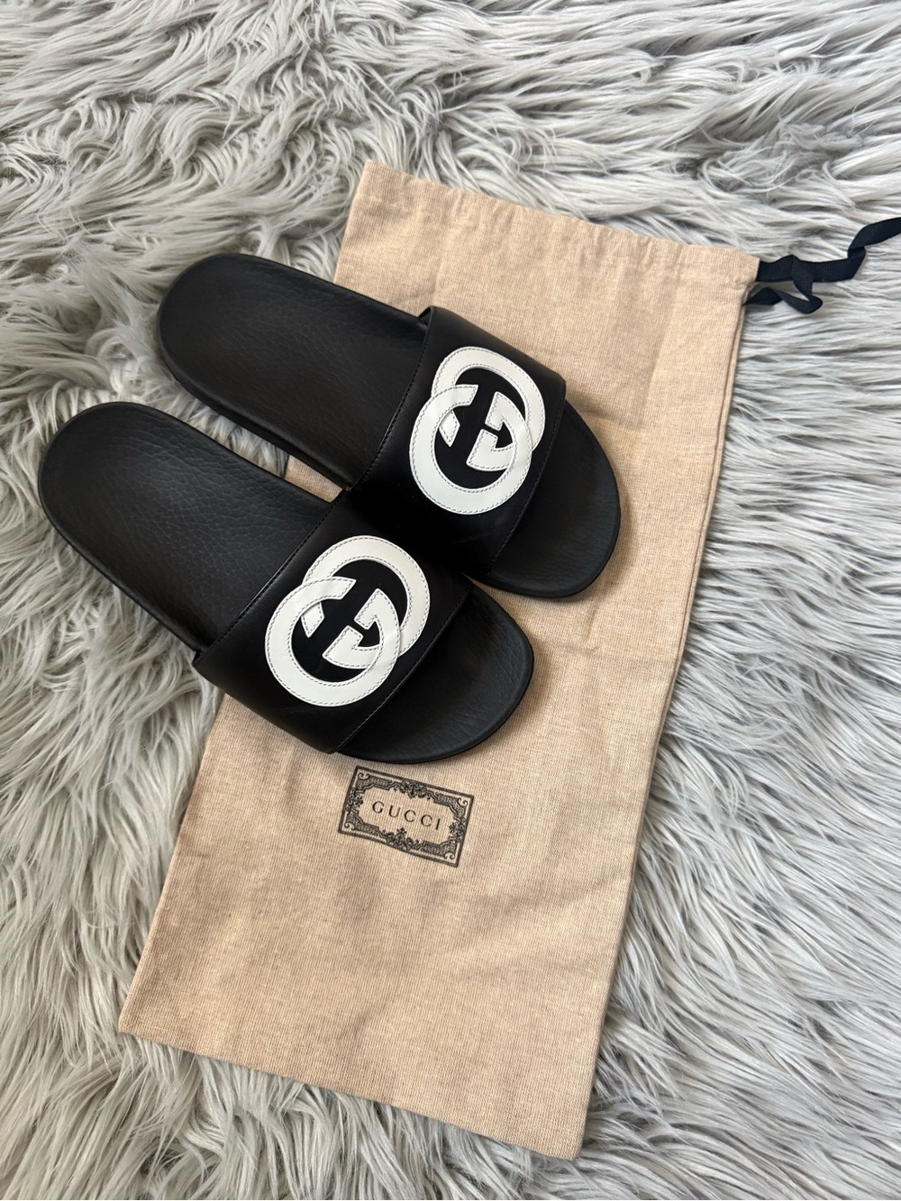 GUCCI Nappa Miro Soft Calfskin Women Interlocking G Slide Sandals 37 Black White - Picture 2 of 14